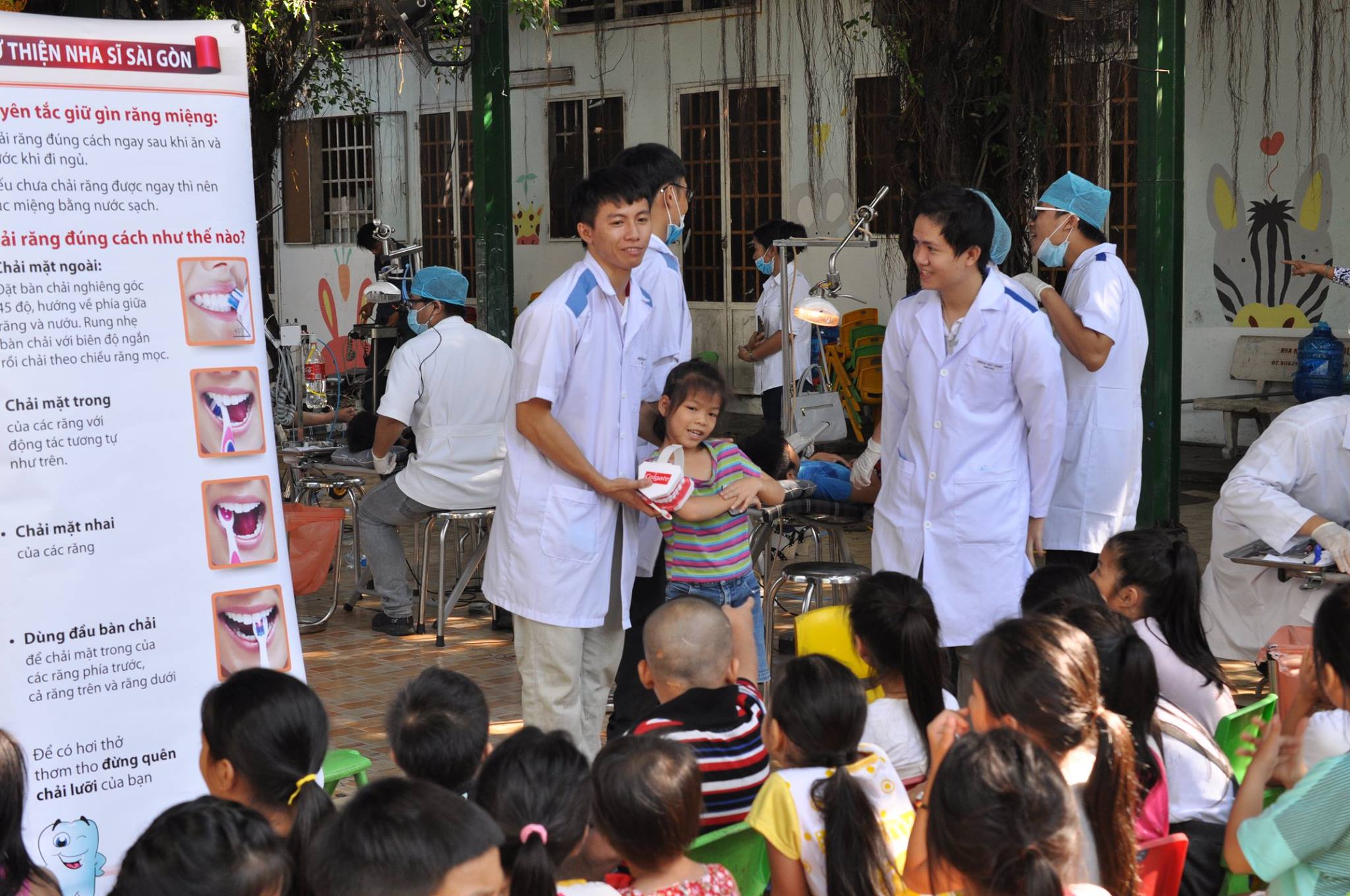TỪ THIỆN NHA SỸ SÀI GÒN THĂM VÀ ĐIỀU TRỊ RĂNG MIỆNG CHO 342 TRẺ CÔ NHI