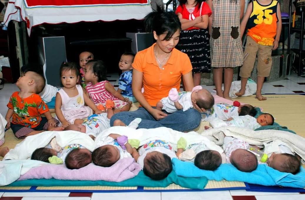 The source of love of the mother of hundred of the orphan children
