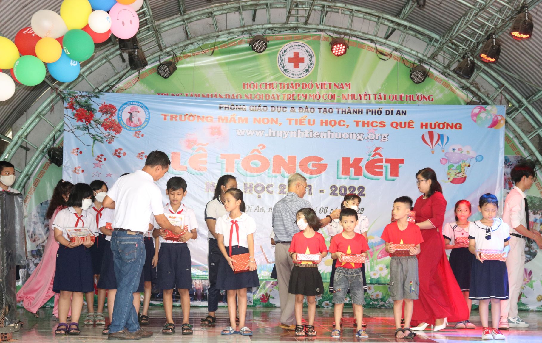 SUMMARY OF SCHOOL YEAR 2021-2022 OF QUE HUONG MN, TH, and Middle School