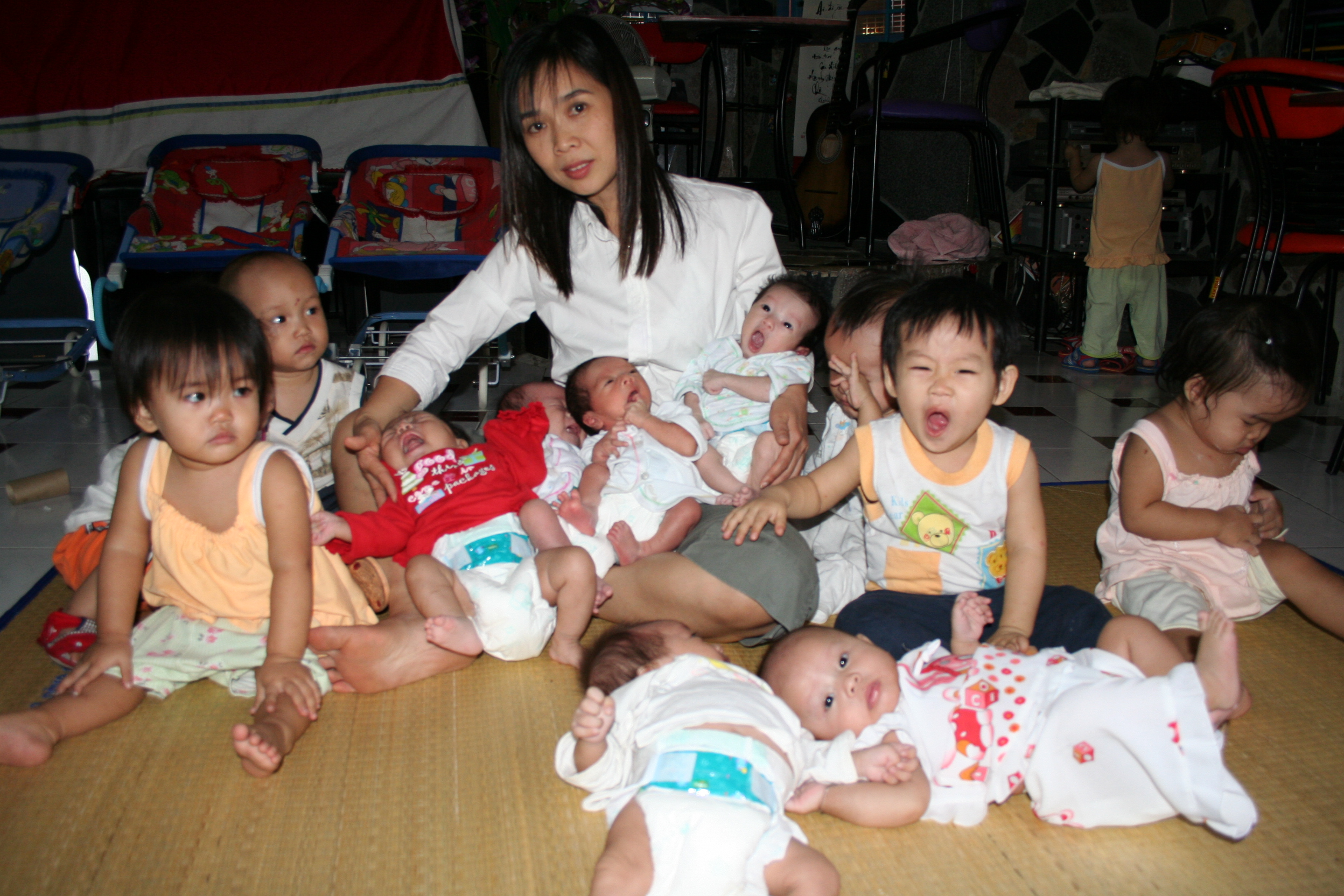 TRUNG TÂM NHÂN ĐẠO QUÊ HƯƠNG CẦN TÌNH NGUYỆN VIÊN DỊP TẾT