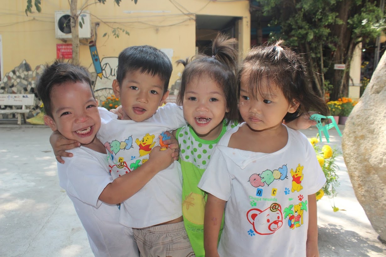 338 trẻ cô nhi tri ân các nhà hảo tâm xa gần