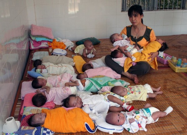 345 Trẻ Bị Bỏ Rơi cần sự giúp đỡ - Huynh Tieu Huong