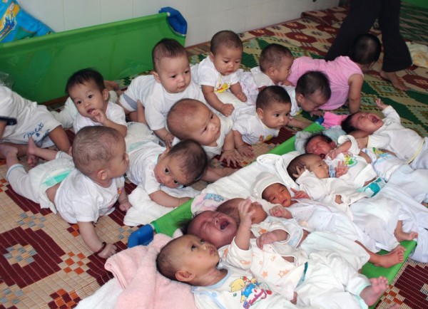 Nỗi đau của hàng trăm trẻ bị bỏ rơi mang thân phận mồ côi 